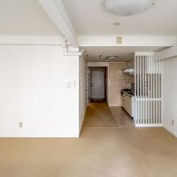港区赤坂の賃貸物件/玄関側をみる