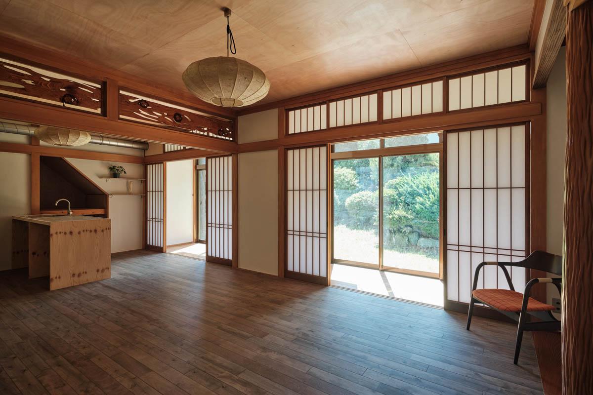 横浜市中区池袋の賃貸物件/障子をあけると明るい縁側が待っている