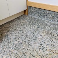 中野区上高田の賃貸物件/洗い出しの床。和っぽさも感じられる玄関です