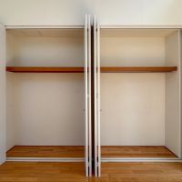 横浜市青葉区荏田北の賃貸物件/2階：クローゼット。収納量は充分