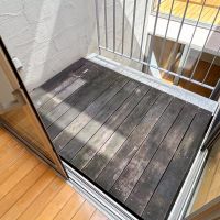 横浜市青葉区荏田北の賃貸物件/2階：椅子や机が置けるデッキテラス