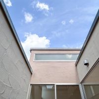 横浜市青葉区荏田北の賃貸物件/2階：上に広がる青空