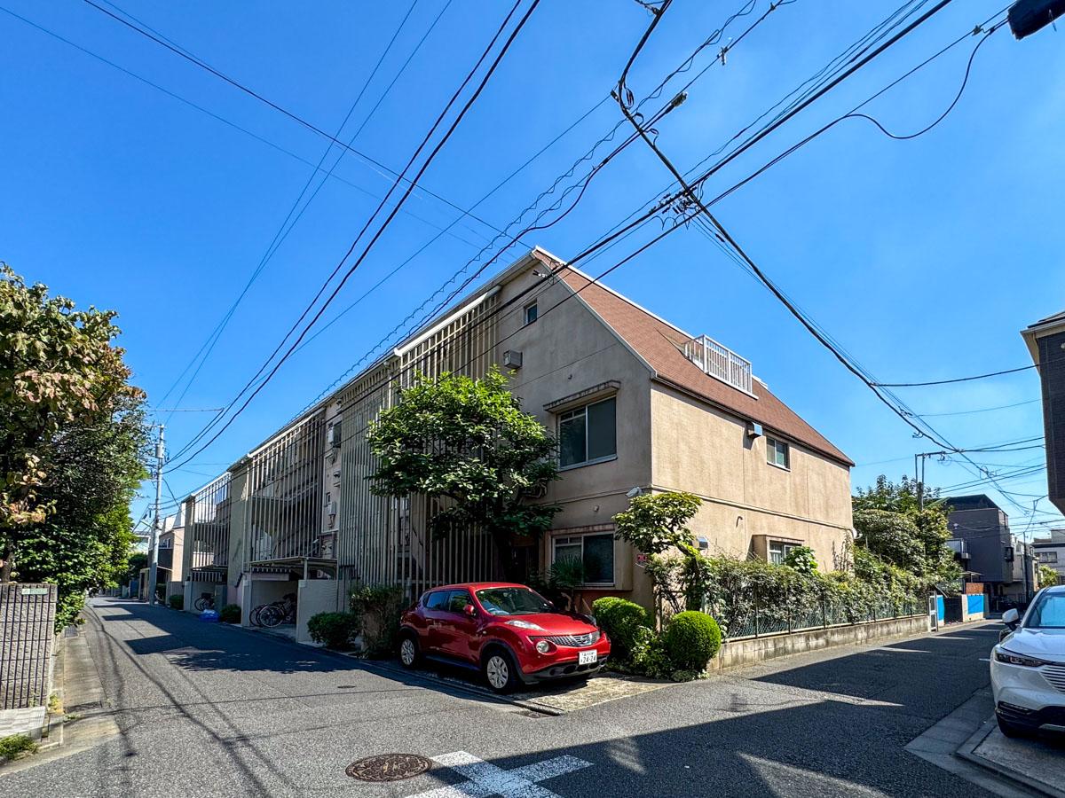 世田谷区野沢の賃貸物件/3階建ての低層レトロマンション