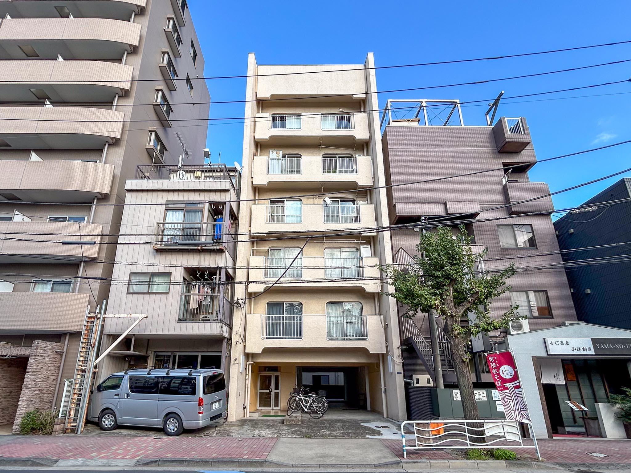 江東区白河の賃貸物件/ベージュ色のレトロマンション