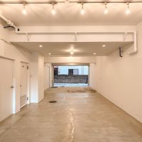 江東区白河の賃貸物件/ライティングレールが設置されています。照明をつけるとこんな感じ