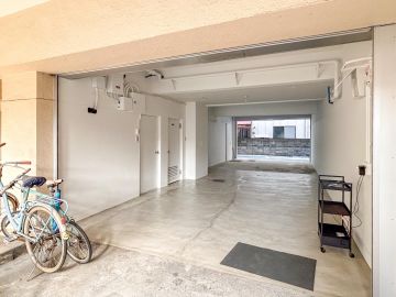 江東区白河の賃貸物件/のぞきたくなる白亜のトンネル