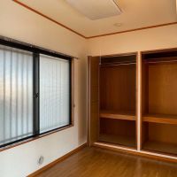 板橋区大山金井町の賃貸物件/4.5畳洋室。窓の外は共用部です