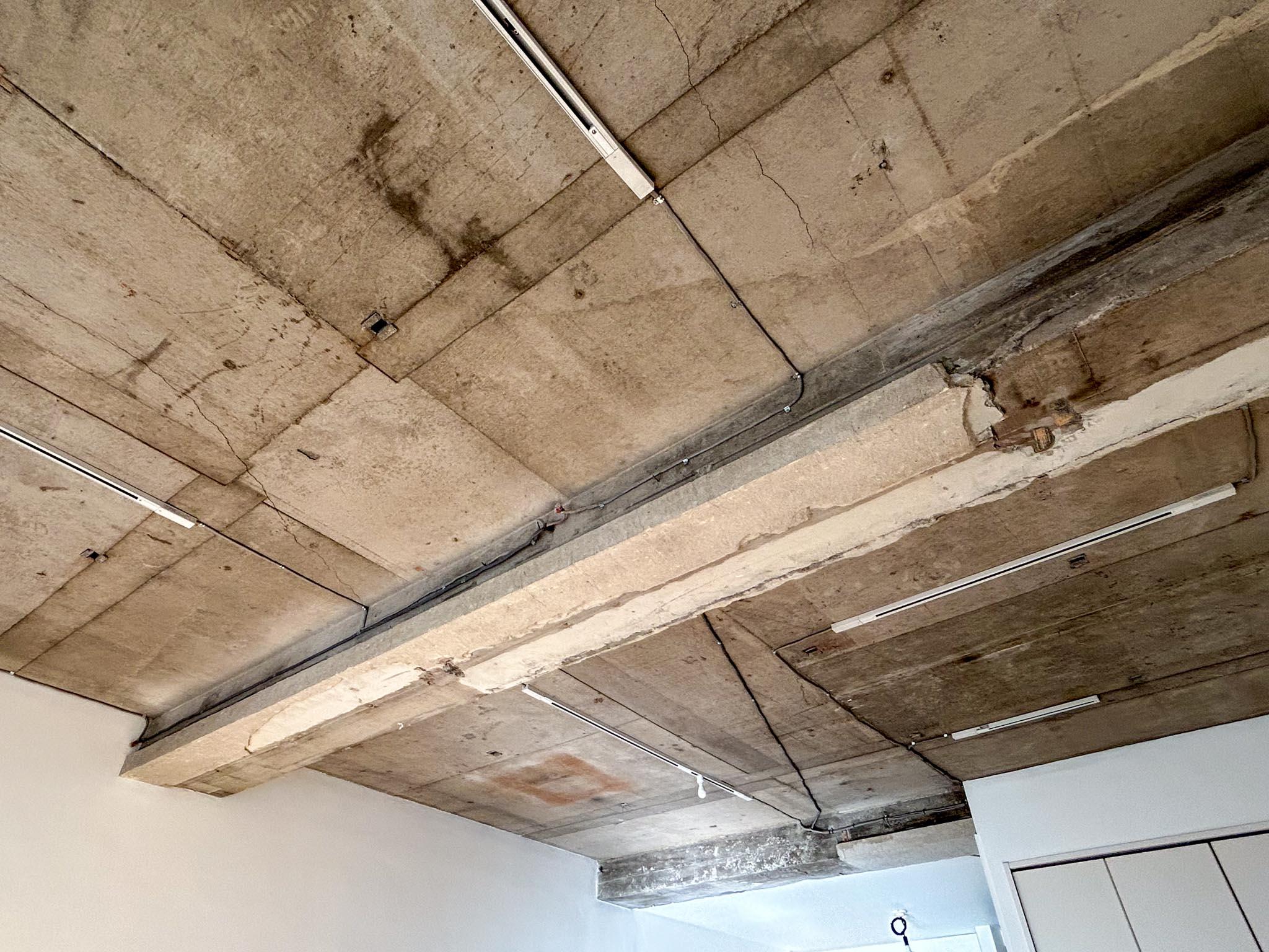 渋谷区千駄ヶ谷の賃貸物件/荒々しいコンクリートの表情は古い建物ならでは