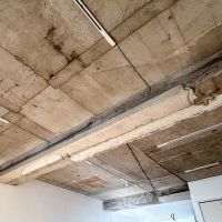 渋谷区千駄ヶ谷の賃貸物件/荒々しいコンクリートの表情は古い建物ならでは