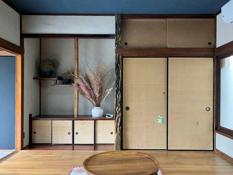三浦市初声町和田の売買物件/1階洋室｜襖や床の間は既存のまま、床や天井クロスは更新したようです。