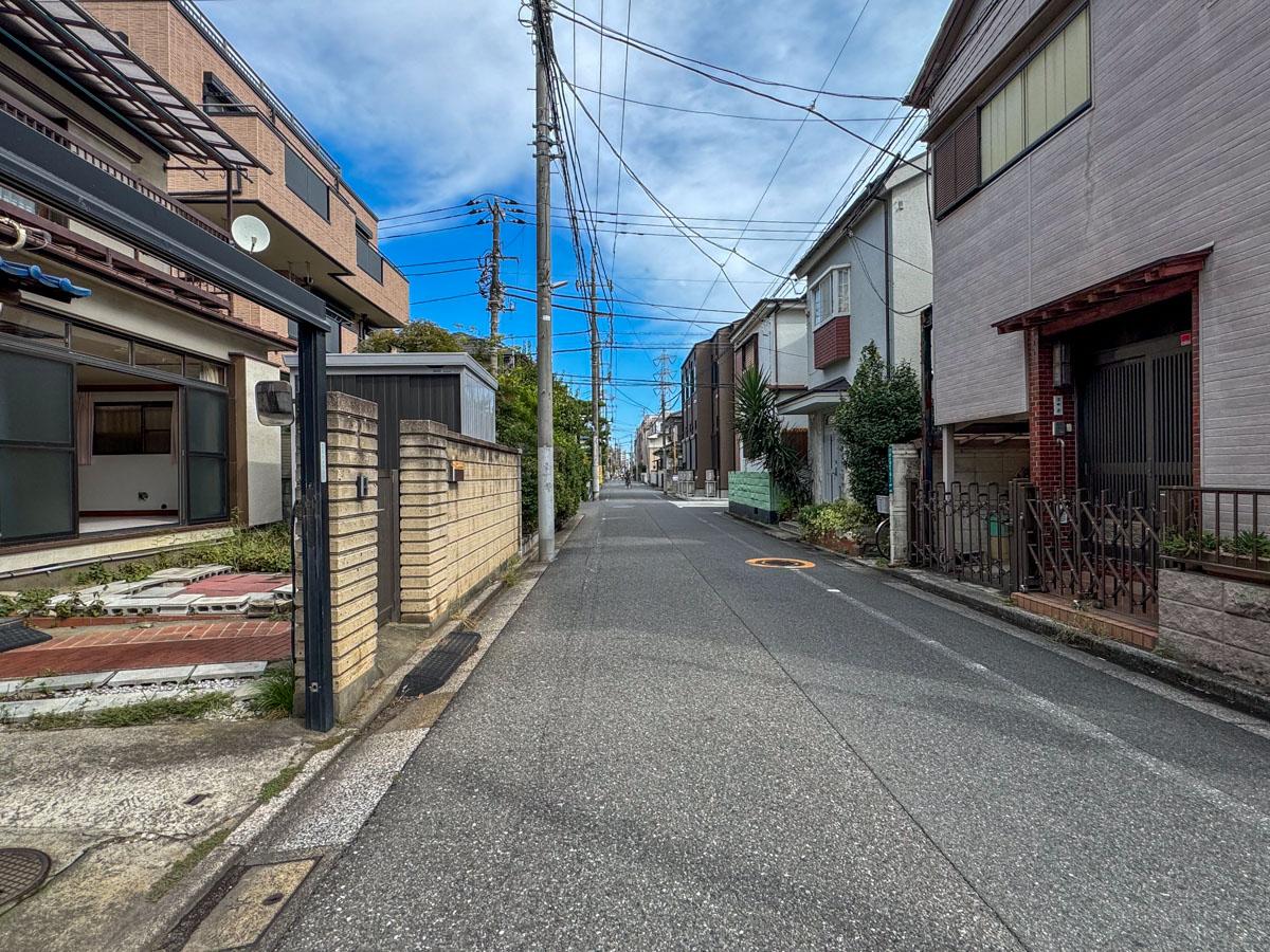 江戸川区東小岩の賃貸物件/前面道路は車通りも少なく、静かな環境です