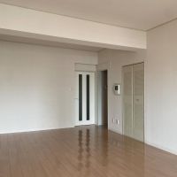 江戸川区小松川町の賃貸物件/キッチンはキッチンでまとまっているので、リビングは目一杯家具を置けます