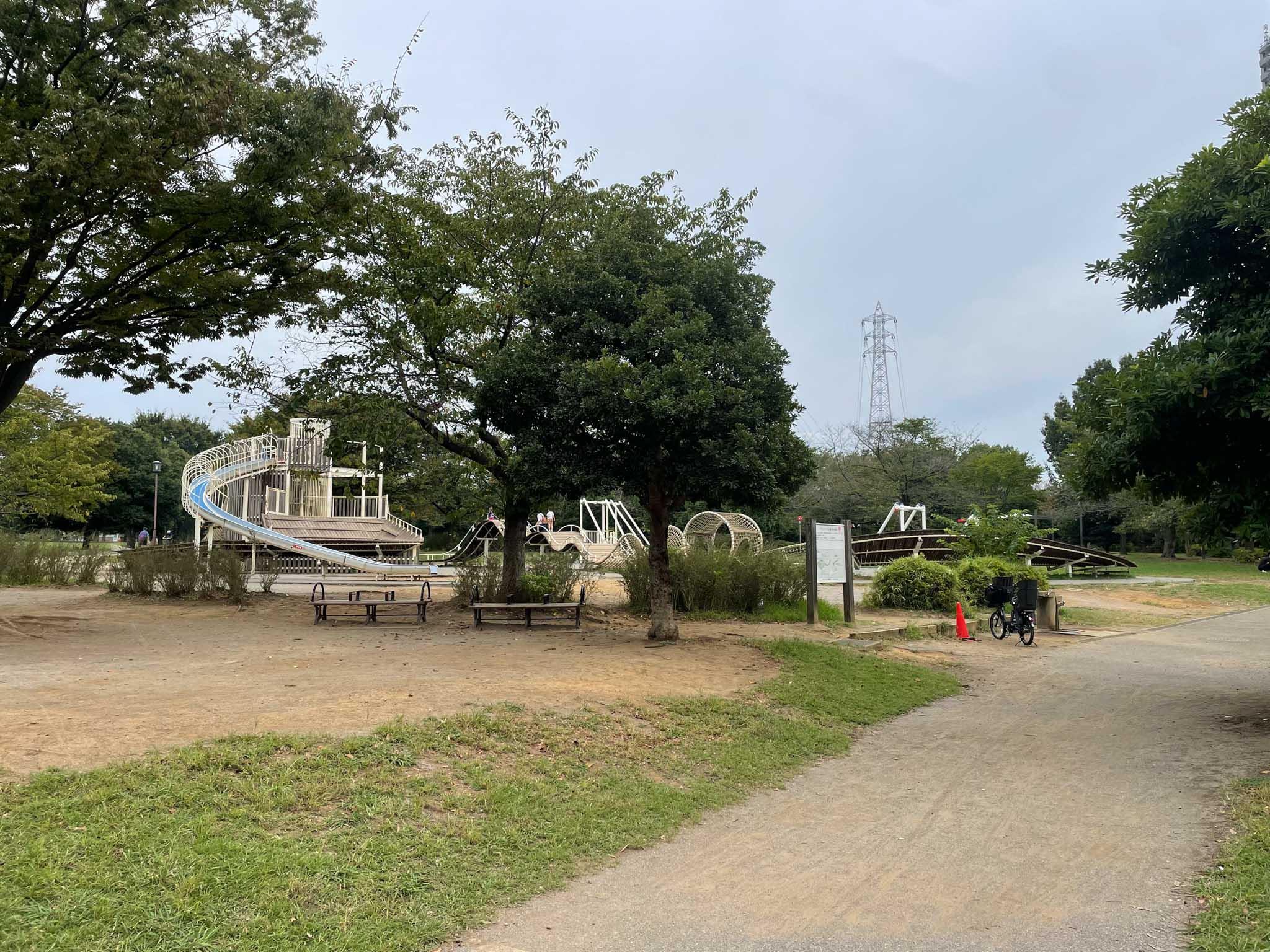 江戸川区小松川町の賃貸物件/大きな遊具のある公園がすぐそこにあるなんて