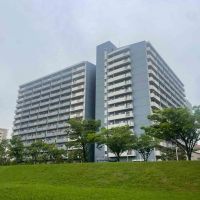 江戸川区小松川町の賃貸物件/川沿いから外観をパシャリ。このアングルが一番いい感じかな