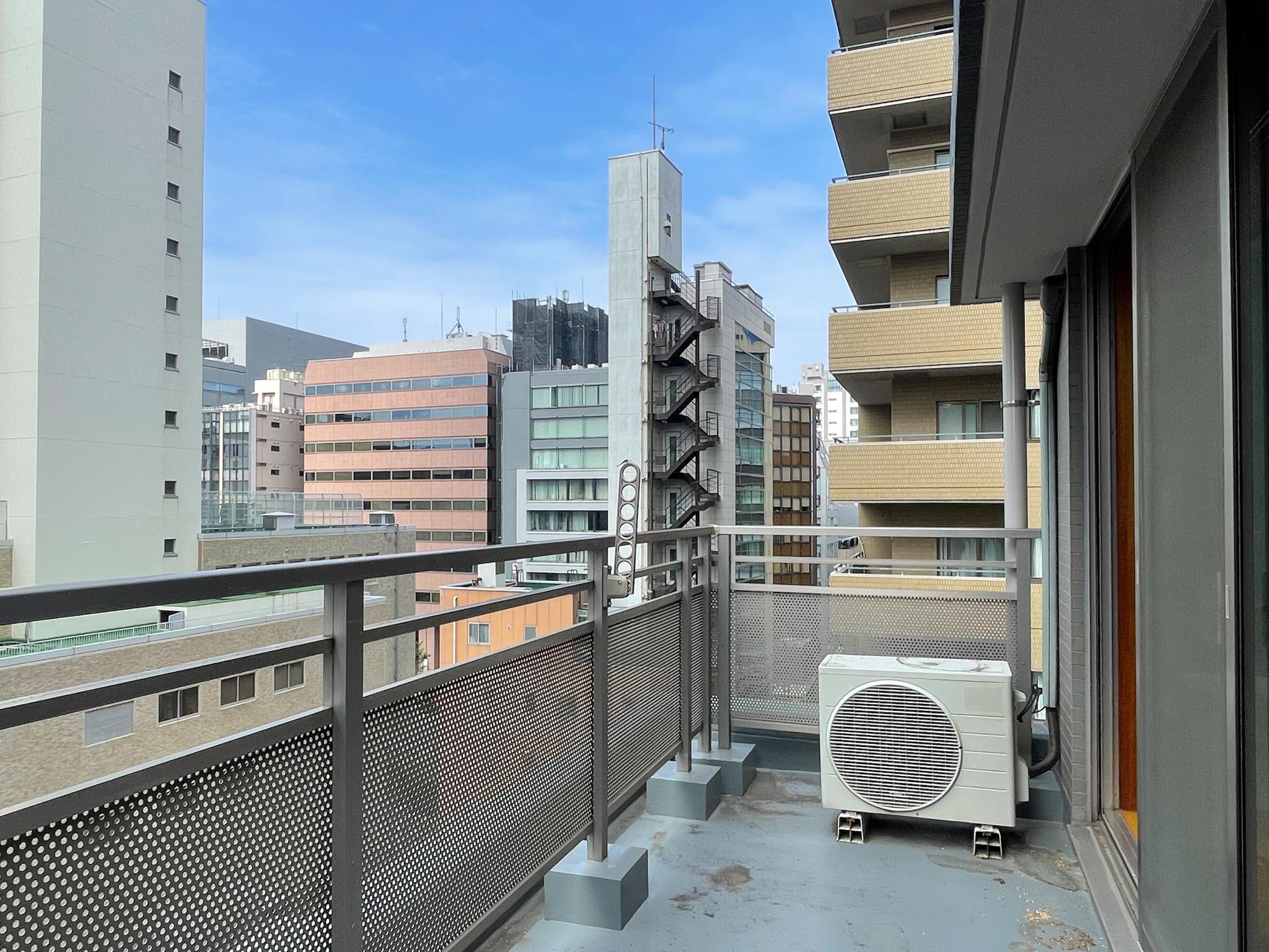 千代田区九段南の賃貸物件/少しゆとりのあるバルコニーが嬉しい