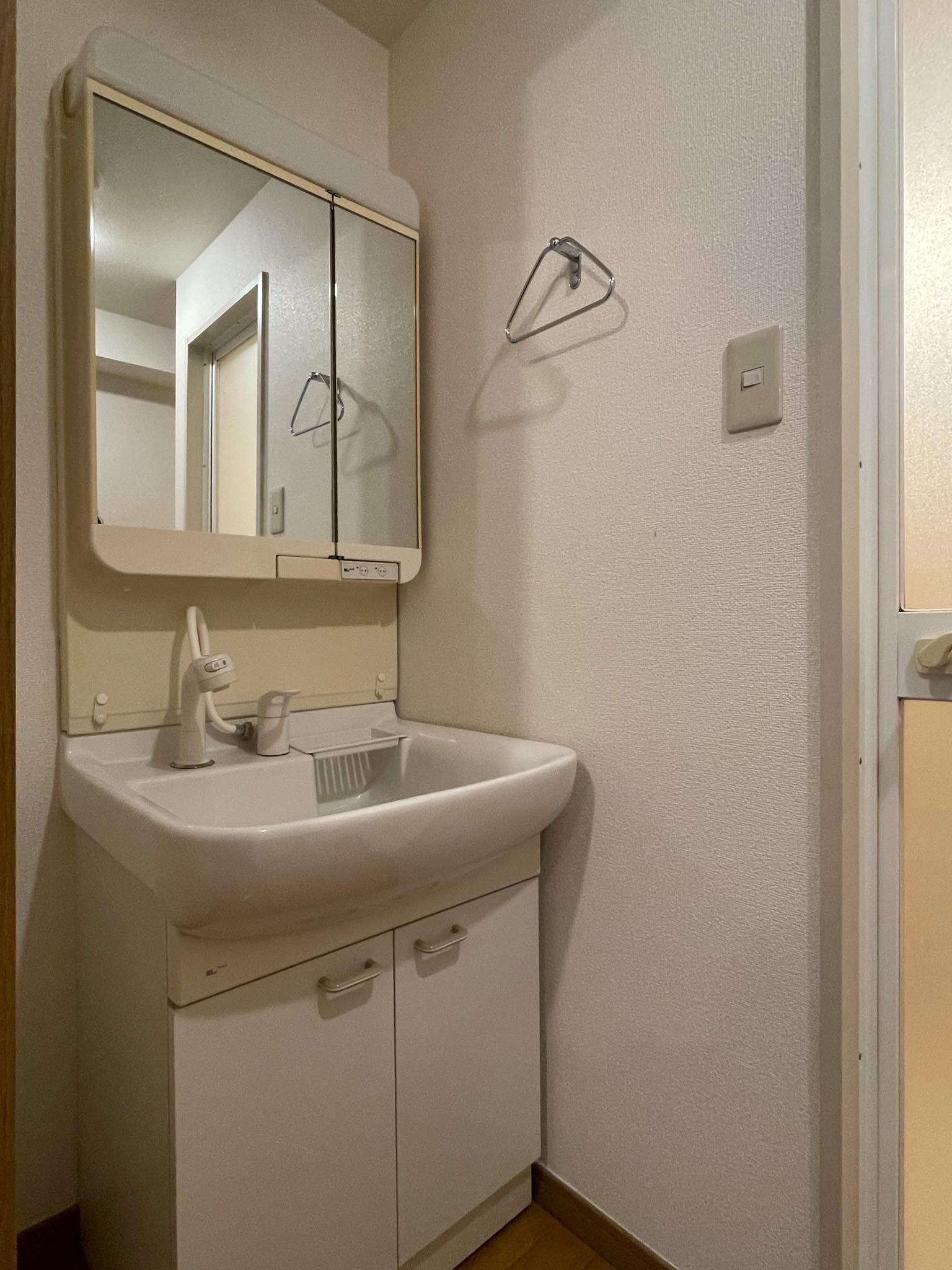 千代田区九段南の賃貸物件/トイレと洗面所は同室です