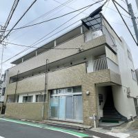 渋谷区代々木の賃貸物件/外観。タイルが渋い