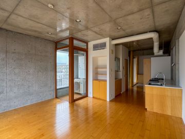中野区本町の賃貸物件/屋上に神殿！？