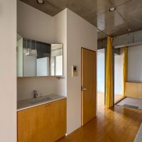 中野区本町の賃貸物件/キッチン背面に独立洗面台