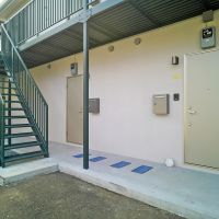 調布市富士見町の賃貸物件/右側の101号室はオーナーさんが入居中