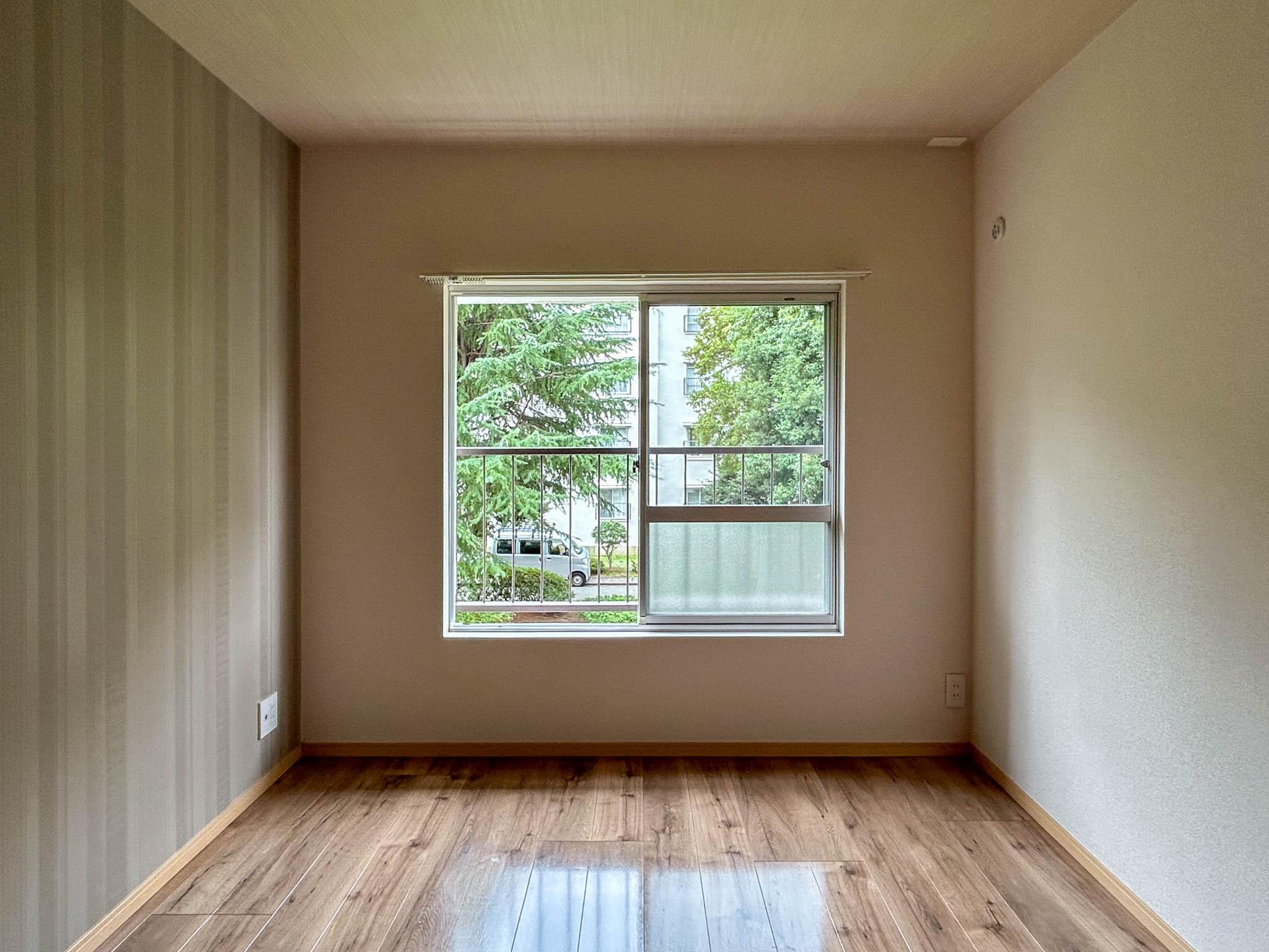 横浜市青葉区美しが丘の賃貸物件/約6帖の洋室。どの部屋にいても緑が見えます