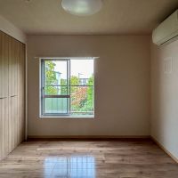 横浜市青葉区美しが丘の賃貸物件/北側の洋室は5帖ほど。エアコンが設置されているのはこの部屋だけ