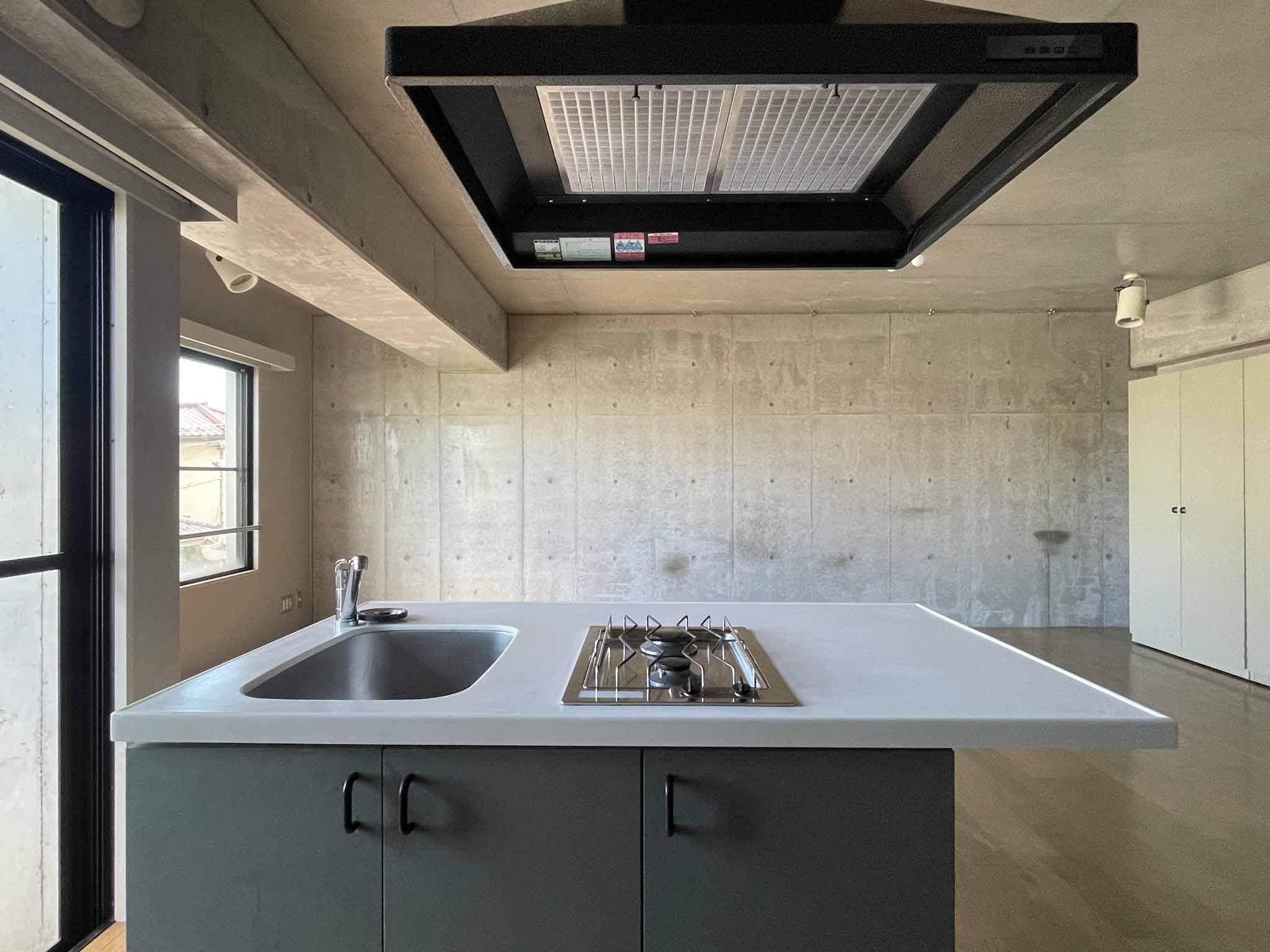 三鷹市井の頭の賃貸物件/2口ガスコンロが縦に並んだキッチン