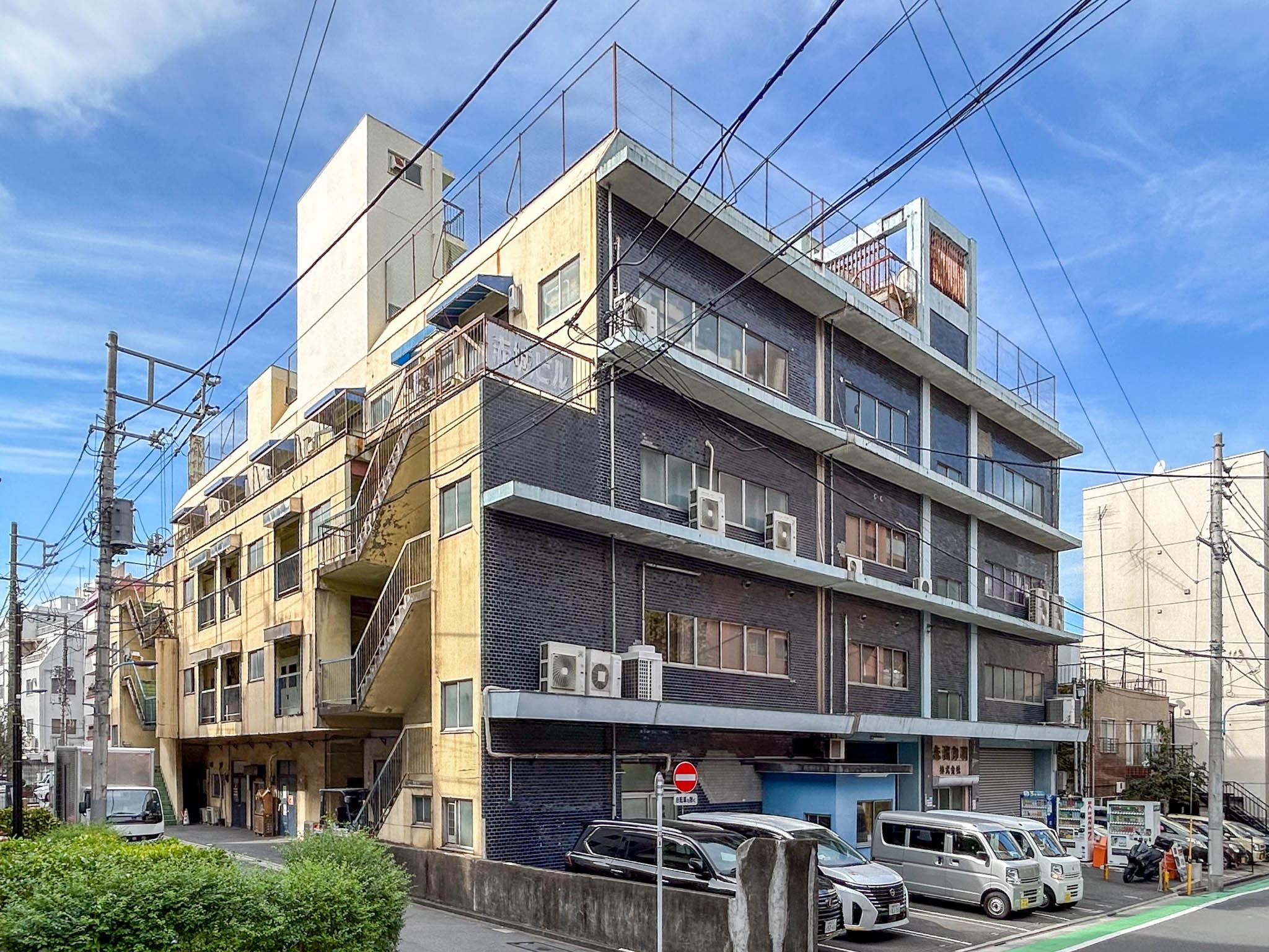 新宿区築地町の賃貸物件/神楽坂にどっしりと佇む、渋くてかっこいいレトロビル