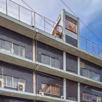 新宿区築地町の賃貸物件/鈍く光るタイルもいい