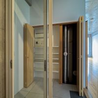 中野区本町の賃貸物件/303号室の出入り口