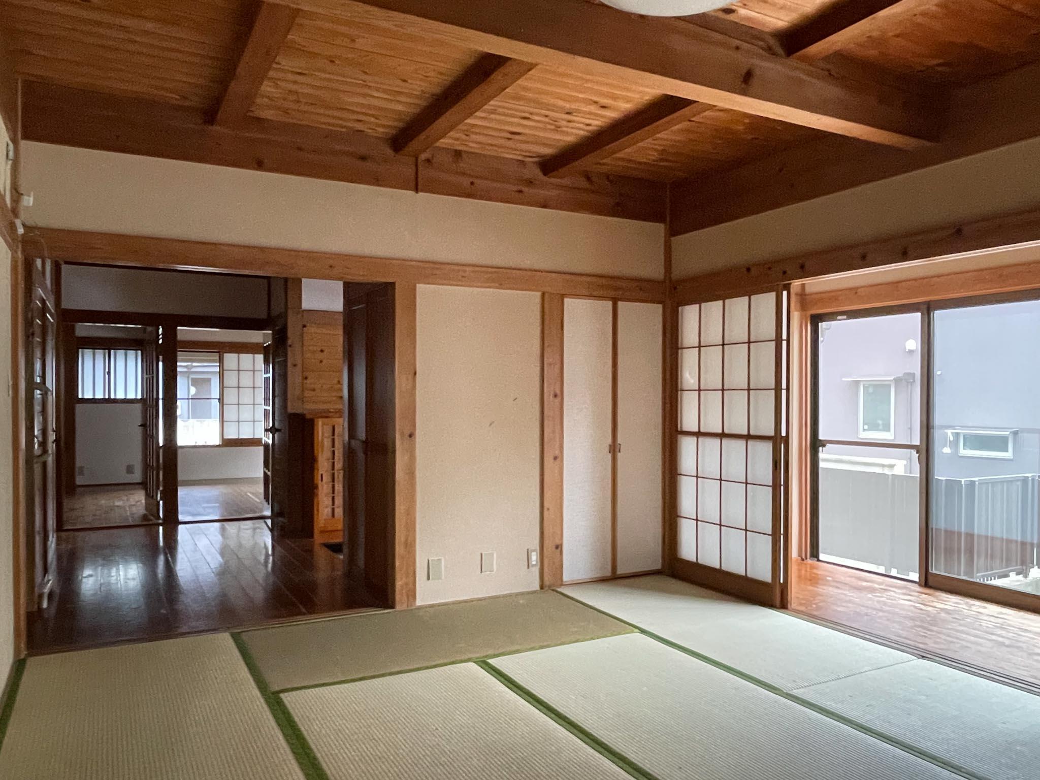 練馬区錦の賃貸物件/下階：和室。廊下との開口部が広いので、引き戸を開けると繋がっているような感覚です