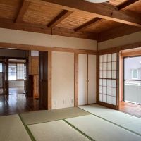 練馬区錦の賃貸物件/下階：和室。廊下との開口部が広いので、引き戸を開けると繋がっているような感覚です