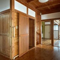練馬区錦の賃貸物件/下階：廊下。階段下は収納になっています