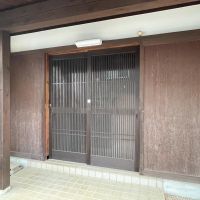 練馬区錦の賃貸物件/玄関の構えも立派。でも、鍵は脆弱です