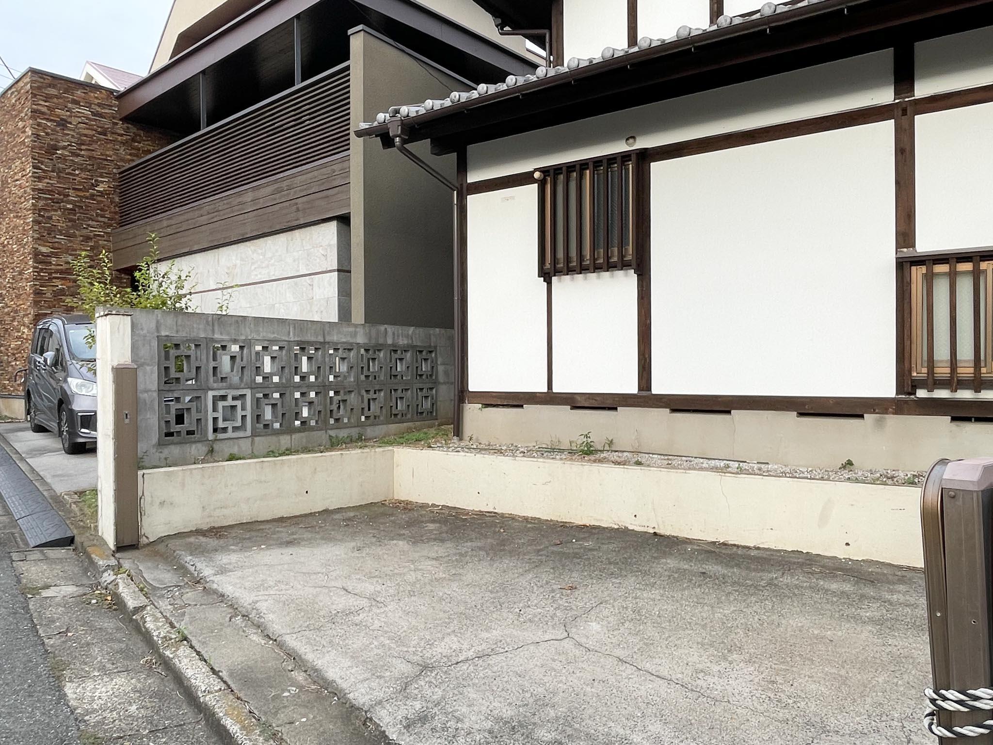 練馬区錦の賃貸物件/大型の車ですと角が出てしまうかもしれません
