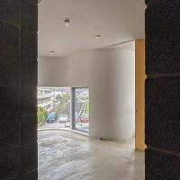 府中市清水が丘の賃貸物件/玄関からリビングをみる