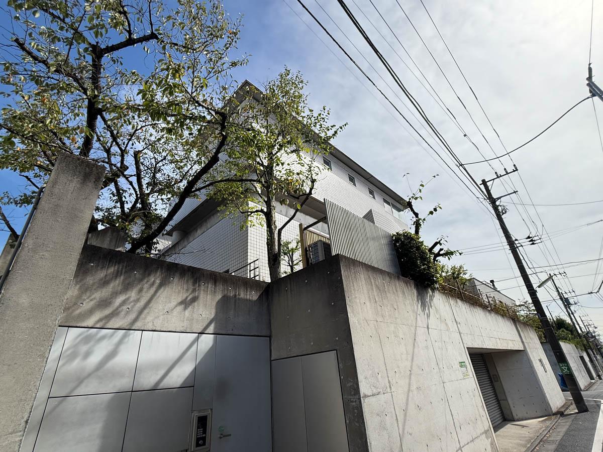 世田谷区代田の賃貸物件/入口はオートロックに