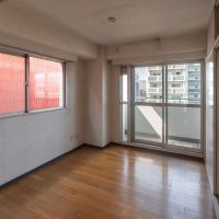 台東区蔵前の売買物件/大通り側なので車の走行音が聞こえてきます