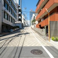 渋谷区代々木の賃貸物件/新宿に近いのに、驚くほど静か。この界隈ならではの落ち着いた空気が流れている