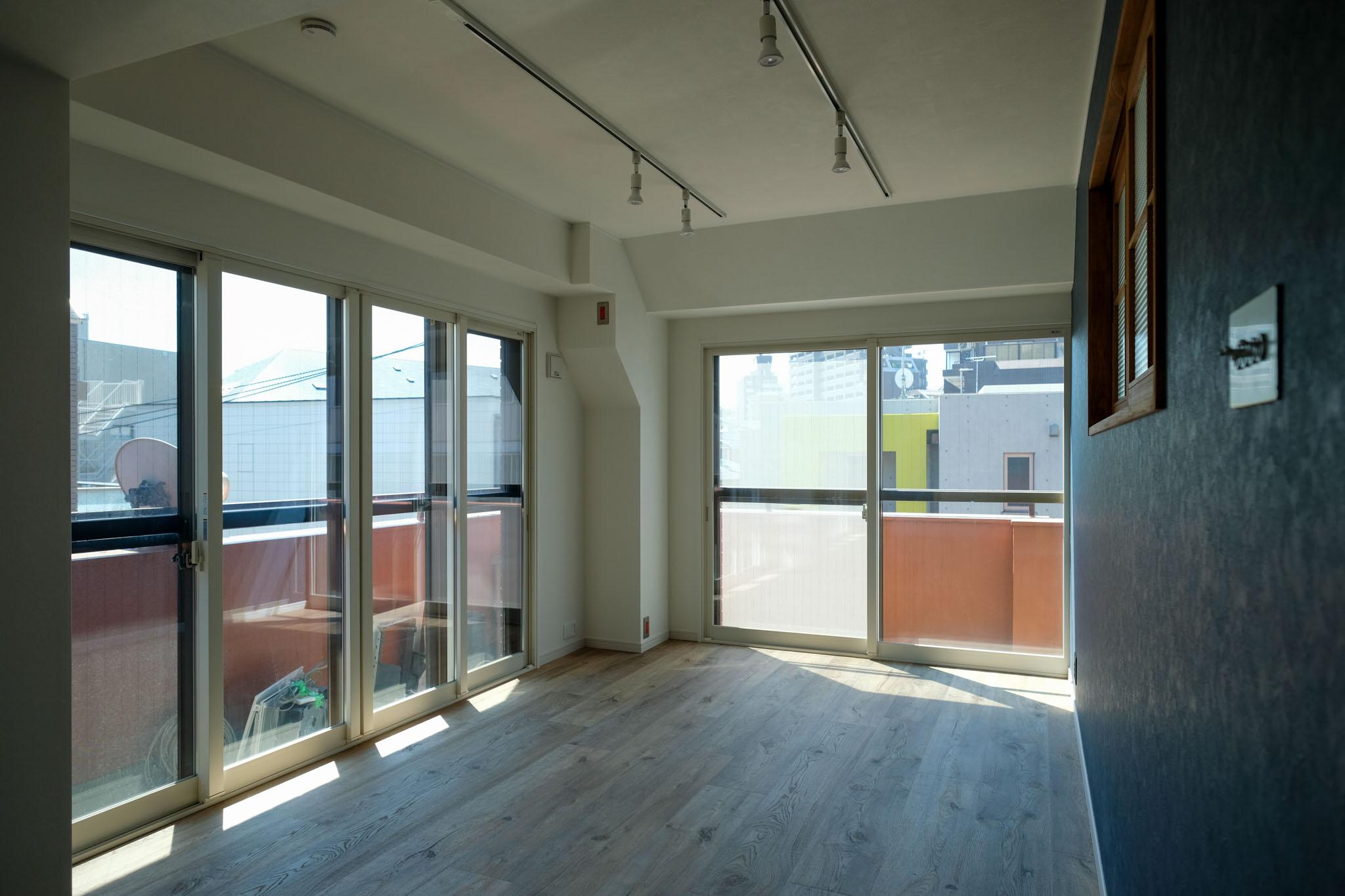 渋谷区代々木の賃貸物件/新宿の高層ビル群を望む屋上からの景色。このマンションのもうひとつの魅力