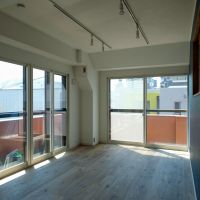 渋谷区代々木の賃貸物件/新宿の高層ビル群を望む屋上からの景色。このマンションのもうひとつの魅力
