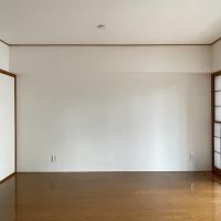 中野区東中野の賃貸物件/リビング：普通に日当たりの良い、シンプルな居心地の良さ