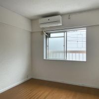 中野区東中野の賃貸物件/北側の洋室：こちらもしっかりエアコン付き