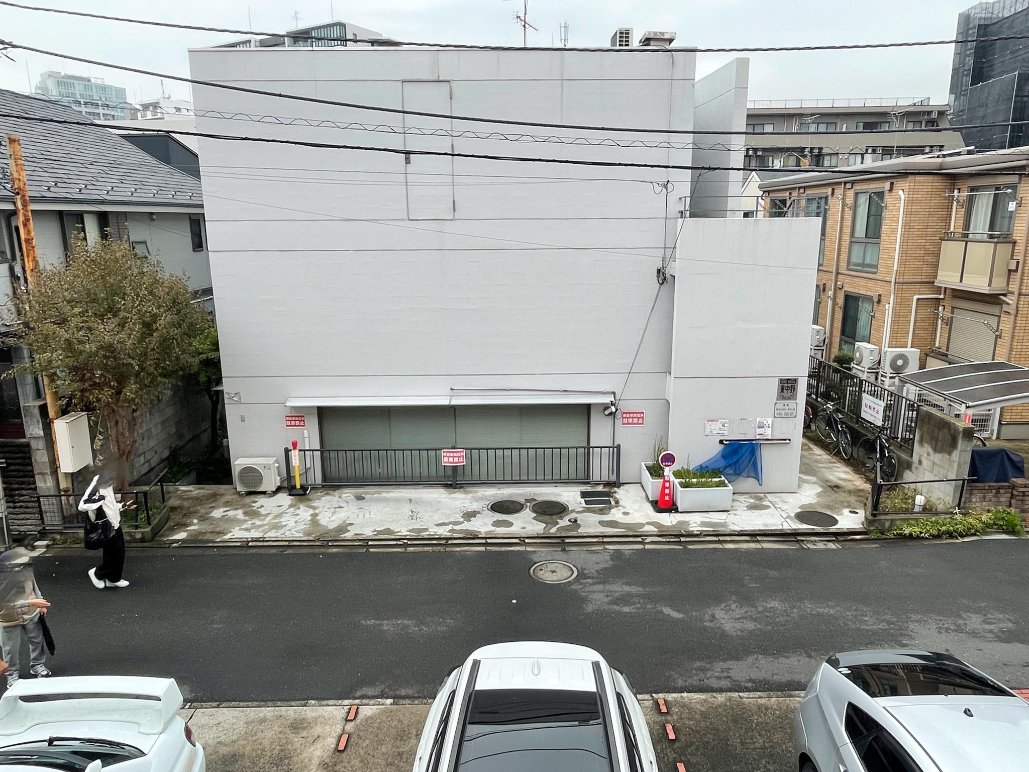 中野区東中野の賃貸物件/北側の窓の外