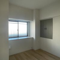 立川市高松町の賃貸物件/北側の洋室1：窓の外は共用部です