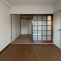 杉並区西荻北の賃貸物件/洋室別角度から。襖の奥に和室があります。