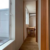 世田谷区豪徳寺の賃貸物件/2F:廊下(203号室のドアを開けてあります)