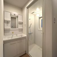 三鷹市井の頭の賃貸物件/シャワー室に切り替えたら、ゆったり身支度しやすい洗面所が生まれました