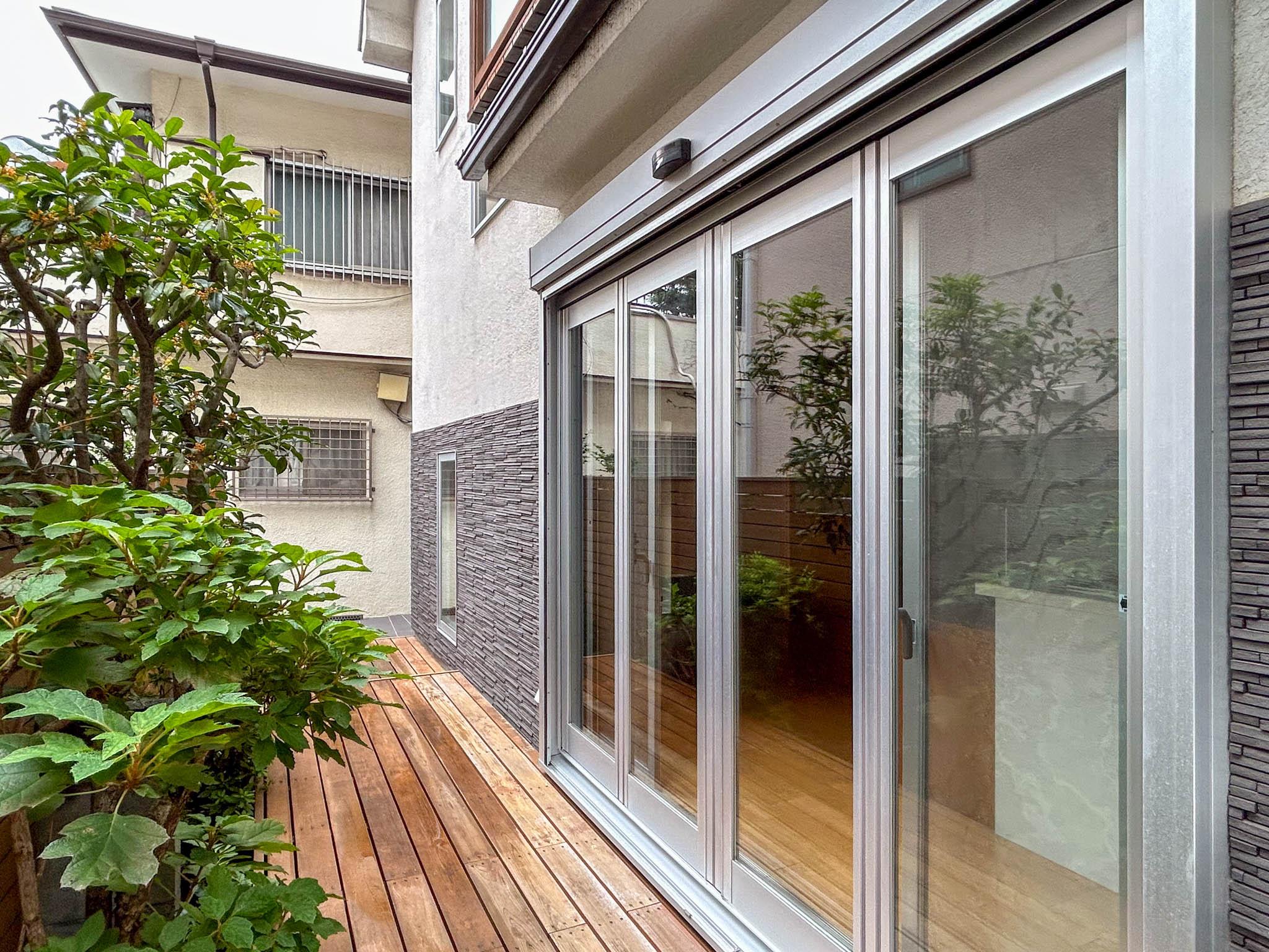 目黒区三田の賃貸物件/テラス。そこまで広くありませんが、ちょっと外でくつろぐにはちょうどいい居場所