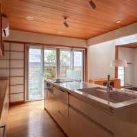 目黒区三田の賃貸物件/1階：ゆとりのあるキッチン